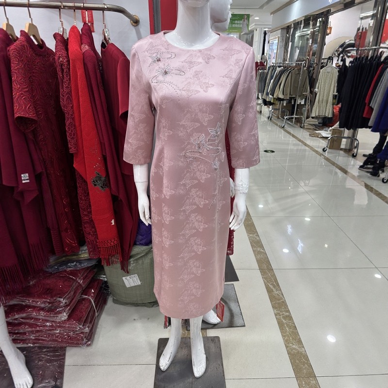 年轻洋气喜婆婆醋酸婚宴装高端轻奢气质小个子喜妈妈连衣裙敬酒服 - 图2