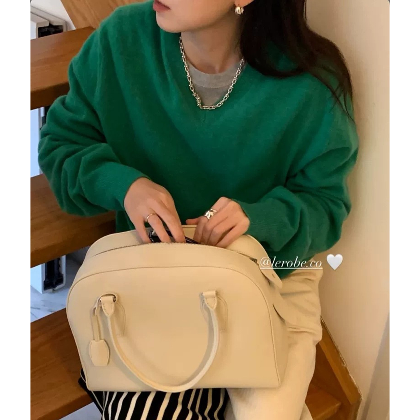 【现货】韩国Lerobe毛衣女美娜家新款气质纯色羊毛V领针织衫上衣 - 图0