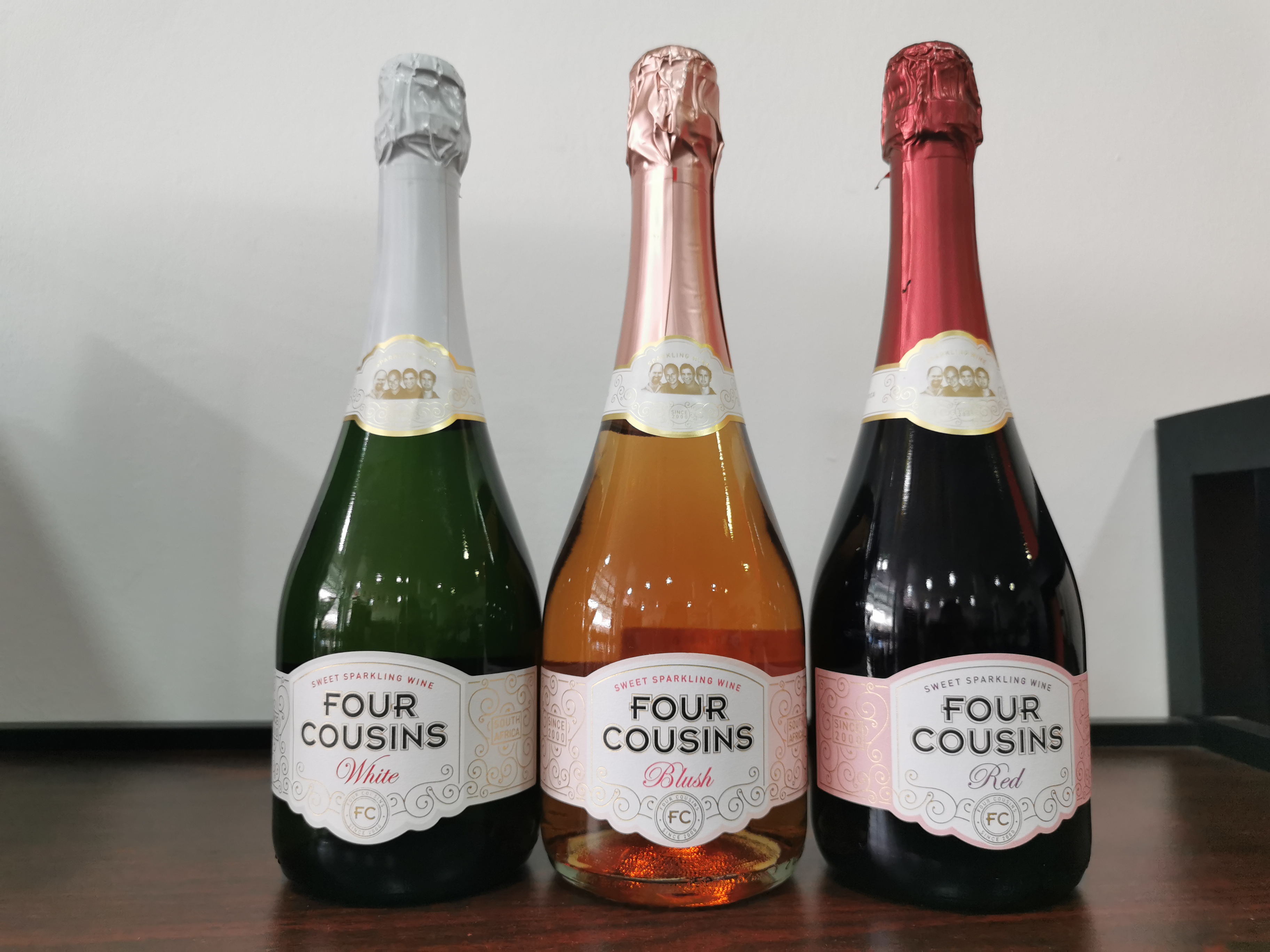 FOUR COUSINS SWEET SPARKLING WINE RED南非四兄弟玫瑰红起泡酒-图2
