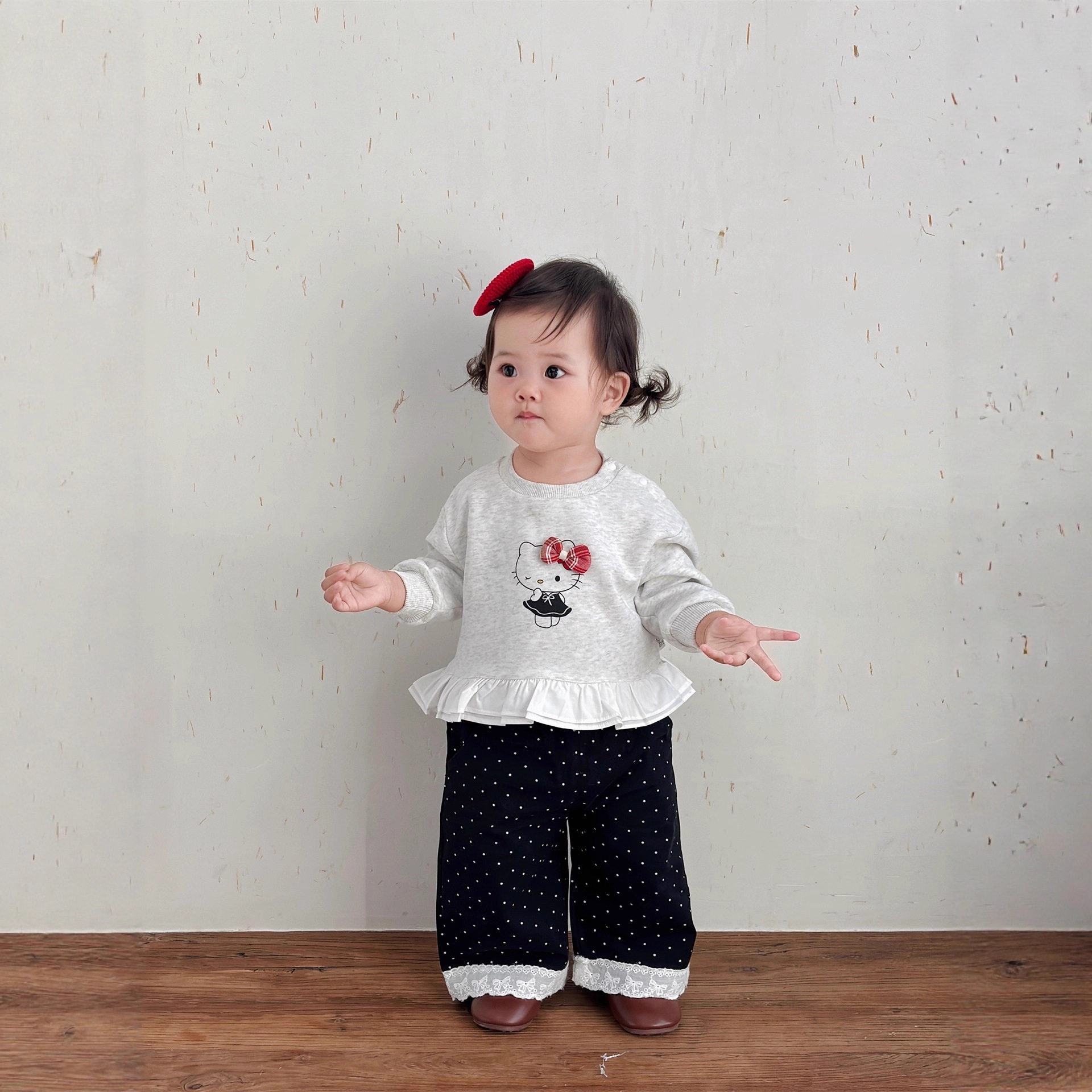 女宝宝衣服秋装超萌可爱卫衣圆点裤子小月龄春秋外出服洋气两件套,淘宝优惠券,粉丝福利购,淘宝优惠卷