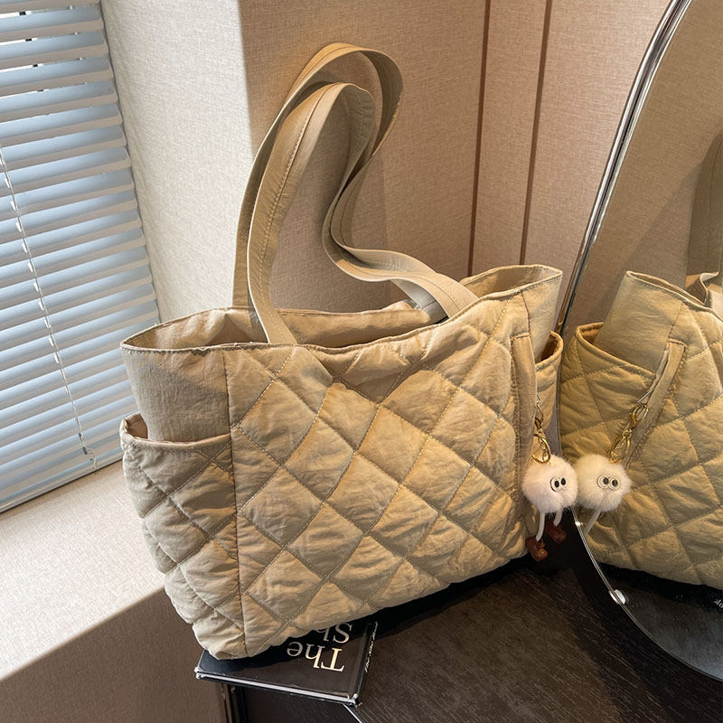 冬季棉服包休闲大容量通勤包女2025新款时尚菱格单肩大学生托特包,淘宝优惠券,粉丝福利购,淘宝优惠卷