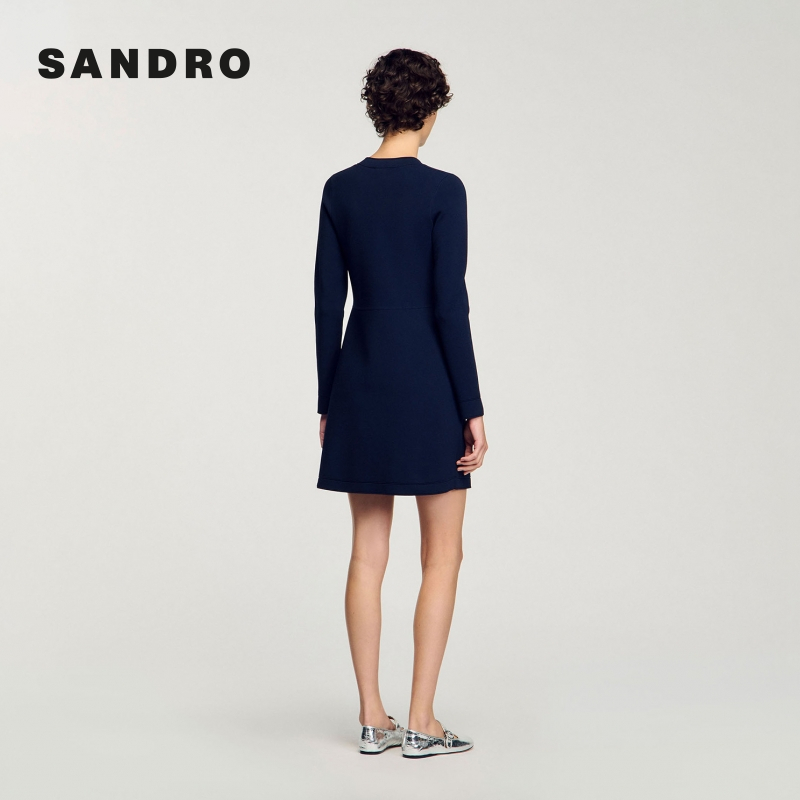 季末7折SANDRO2025秋冬经典款女装纯色金属扣圆领长袖针织连衣裙 - 图0