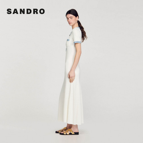 SANDRO夏季女装法式简约气质白色撞色毛边牛仔镂空长款针织连衣裙 - 图1