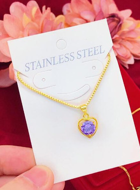女士镶锆石心形沙金项坠