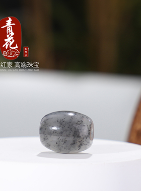 和田玉青花桶珠直径12.7x15.7mm