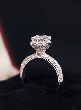 女微镶锆石日韩捧花造型