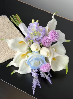 紫色高级感马蹄莲领证手捧花束