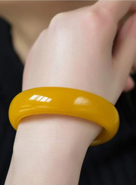 天然和田玉黄玉手镯新疆玉器