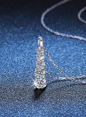 S925银镀18K金PT950铂金镶嵌69分D色莫桑石吊坠项链女款简约项链