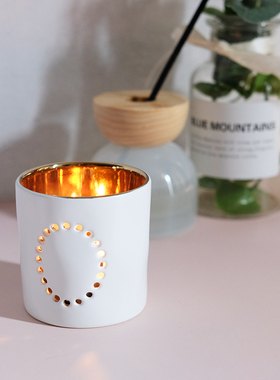 设计师款鎏金陶瓷镂空蜡烛杯摆件