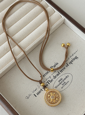 轻奢中古镶钻沙金转运罗盘项链