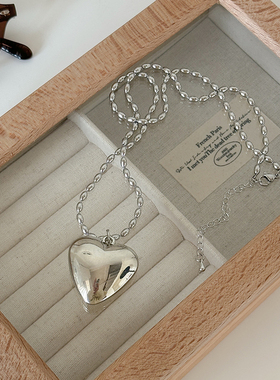 轻奢简约爱心立体吊坠长款项链