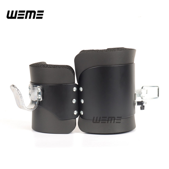 A pair of steel upside-down foot covers comes with a 2-meter safety rope