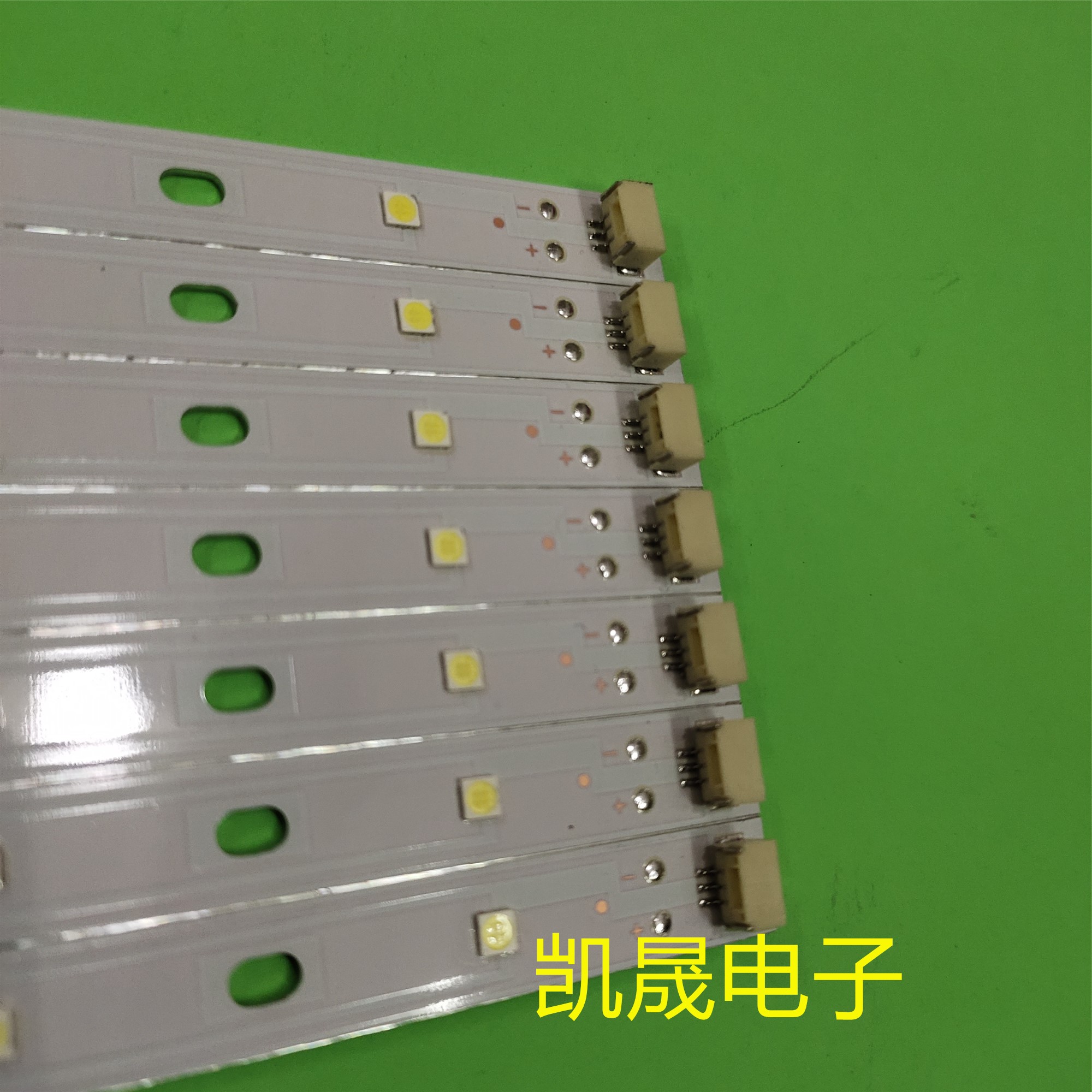 适用TCL L32E11 LED灯条4C-LB320T-DS1 18灯珠 屏LVW320CS0T 一套 - 图1