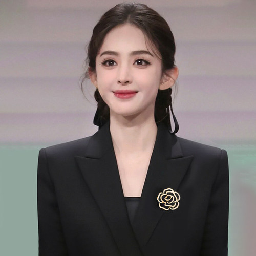 镂空玫瑰胸针女款2026新款高档胸花别针轻奢时尚简约衣服点缀饰品 - 图0