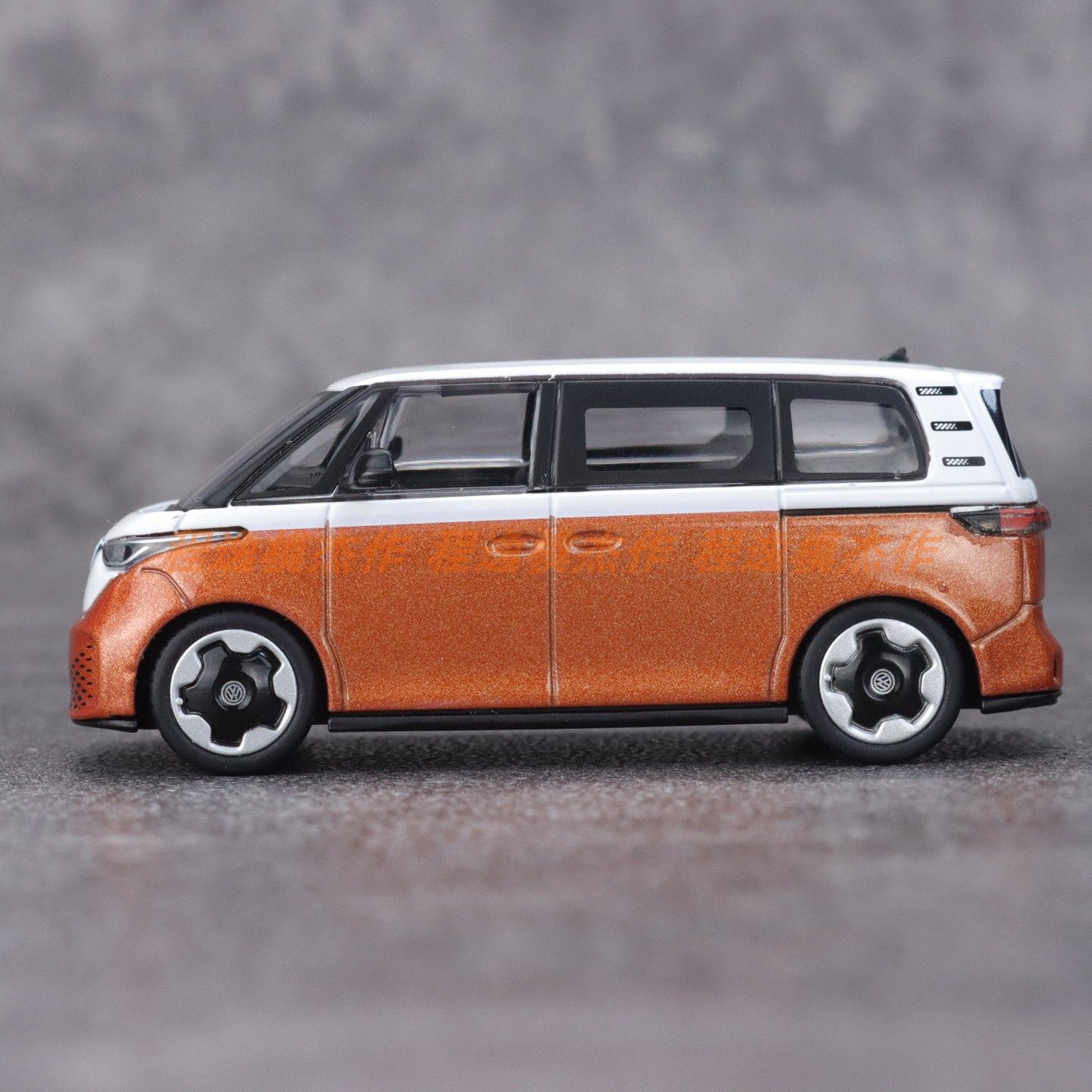 MINIGT 1:64 大众 ID.Buzz 糖果白/活力橙 合金车模 1061 - 图3