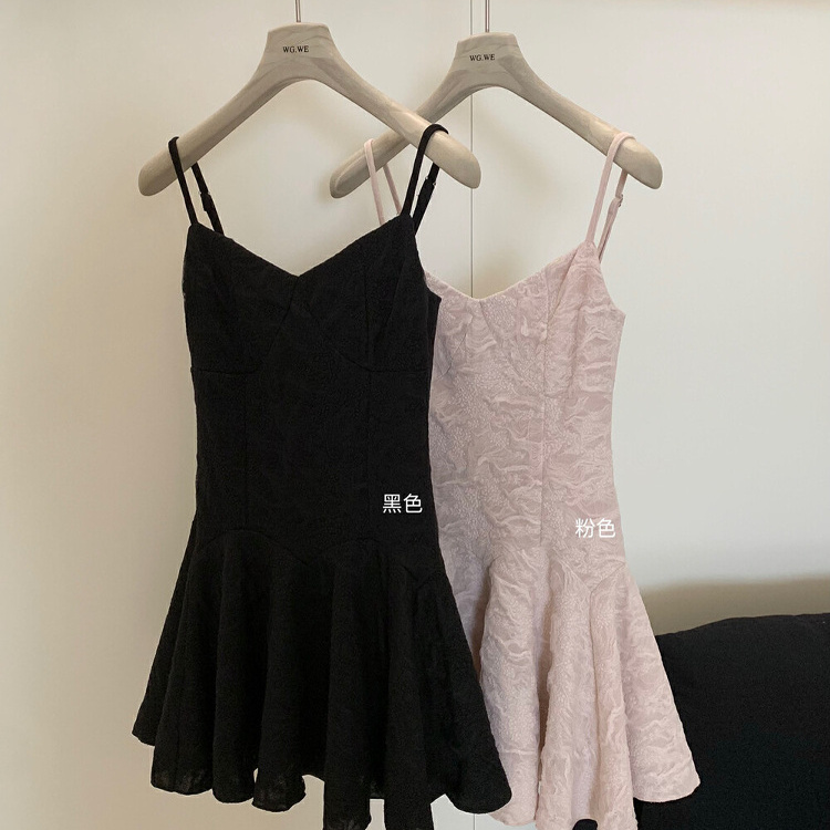 今年流行性感辣妹吊带连衣裙独特漂亮设计感收腰修身a字短裙子夏 - 图1