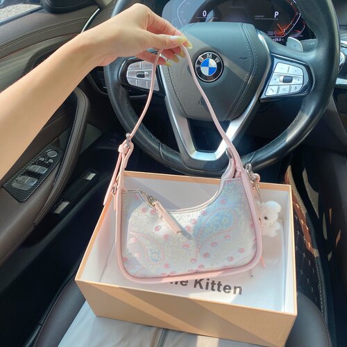CallmeKitten高级感撞色刺绣法棍腋下包包2026新款小众轻奢新月包 - 图0