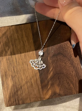 超闪镶钻蕾丝仙女裙吊坠项链