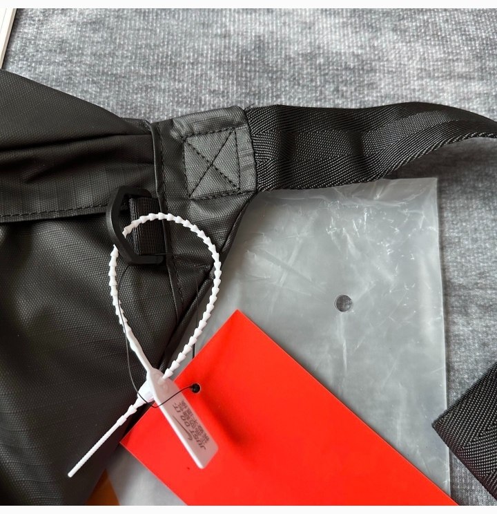 斜挎包2025明星同款学生运动背包大容量防水胸包格纹反光男女腰包,淘宝优惠券,粉丝福利购,淘宝优惠卷