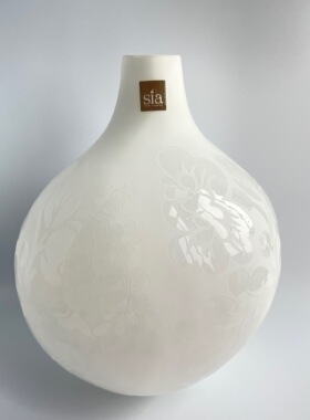 sia home fashion白色刻花手工玻璃花瓶不规则器型软装饰