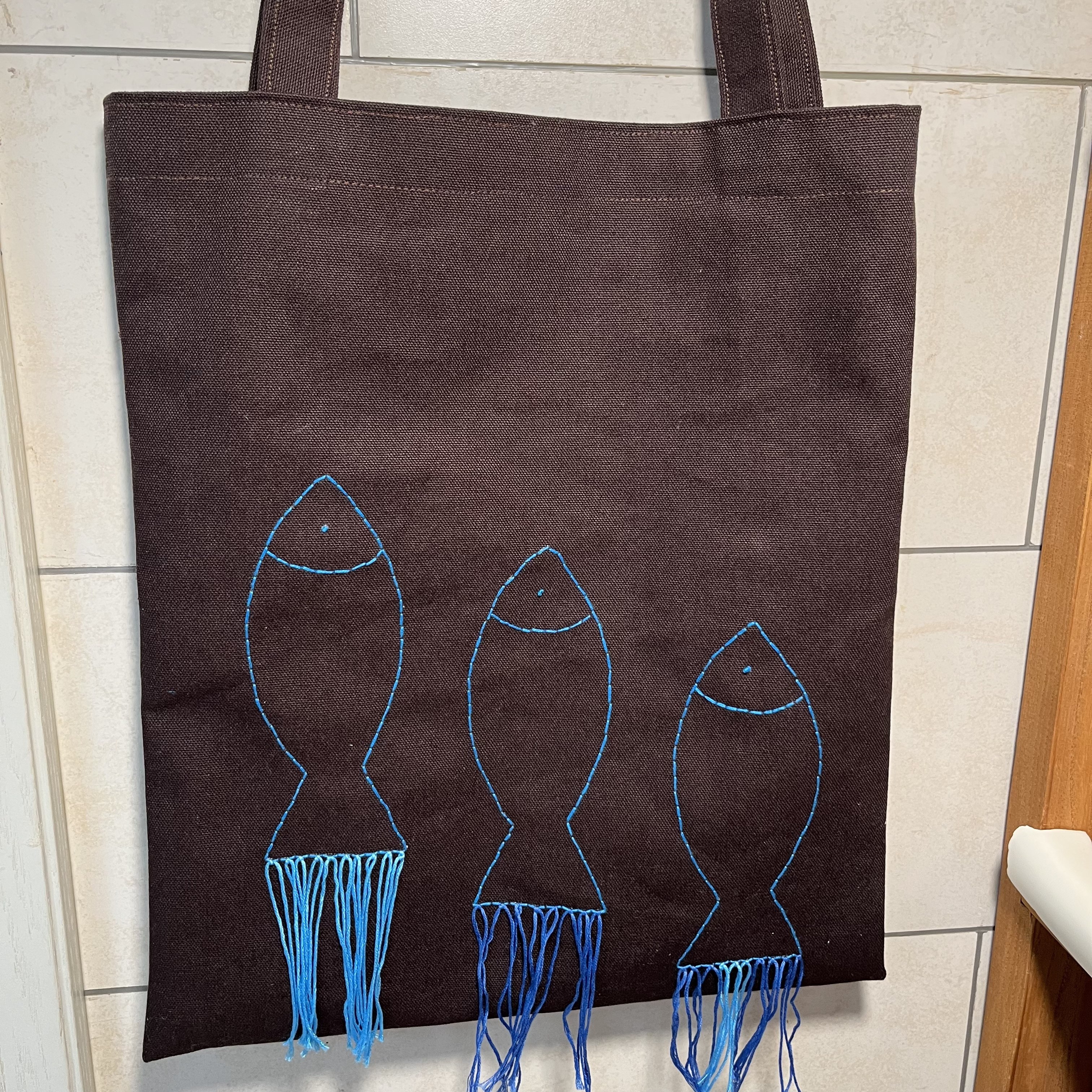 指尖拾光纯手工刺绣帆布包纯棉文艺美拉德女包小鱼流苏单肩包,淘宝优惠券,粉丝福利购,淘宝优惠卷