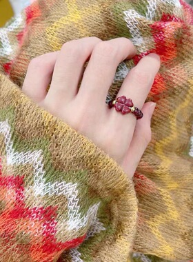 天然原矿高含量朱砂四叶草戒指花