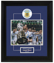 (Branches) Collection of Messi Messis autograph framed photo framed 2021 Copa America title