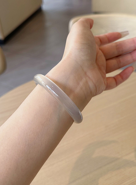 年轻款天然礼物灰色镯子冰种高级