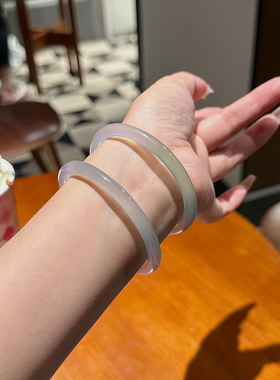 天然半山半水冰种玛瑙玉髓手镯