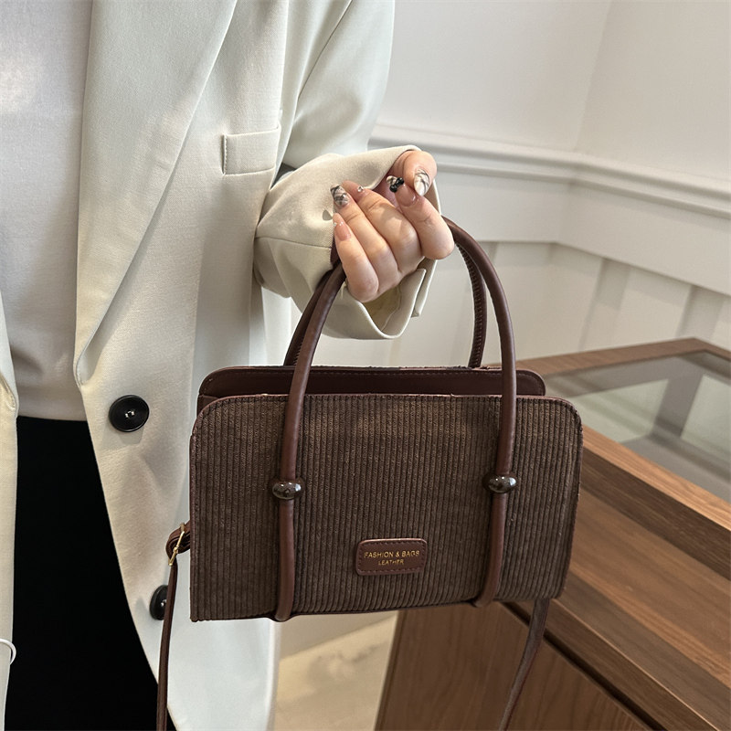 2025气质手提小方包女新款韩版潮流百搭单肩包质感小众通勤斜挎包,淘宝优惠券,粉丝福利购,淘宝优惠卷