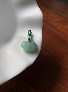 天然a货翡翠浅紫绿底小胖如意锁吊坠手机挂件锁骨链绳玉吊坠配饰