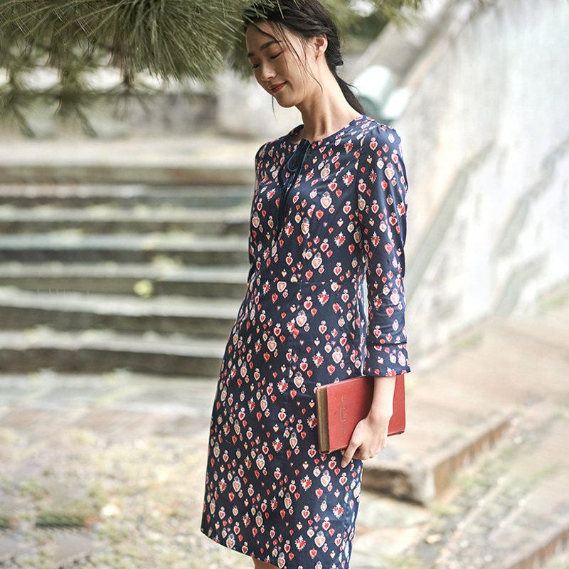 布符印花长袖休闲复古气质收腰搭配修身连衣裙,淘宝优惠券,粉丝福利购,淘宝优惠卷