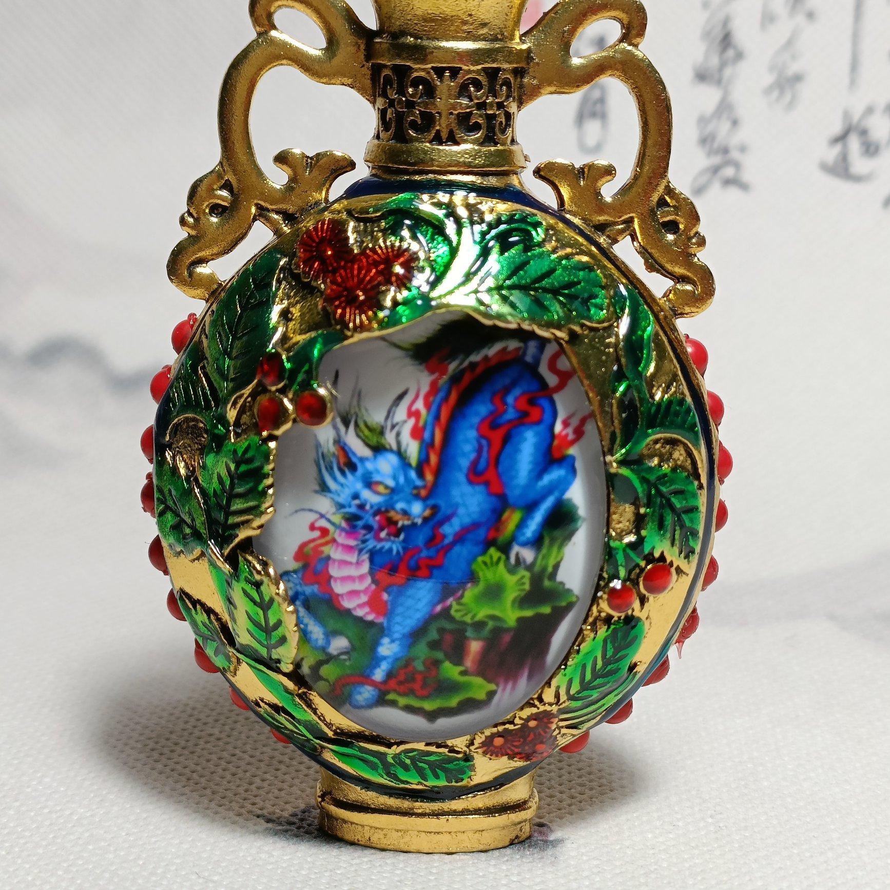 Antique Tibetan cloisonné unicorn luminous snuff bottle antique handicraft copper double-sided inner painting smoking set