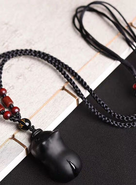 黑曜石发财猪吊坠招财猪项链立体生肖水晶猪挂件可爱小猪吉祥物