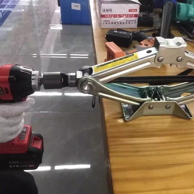 Jack sleeve adapted to electric wrench