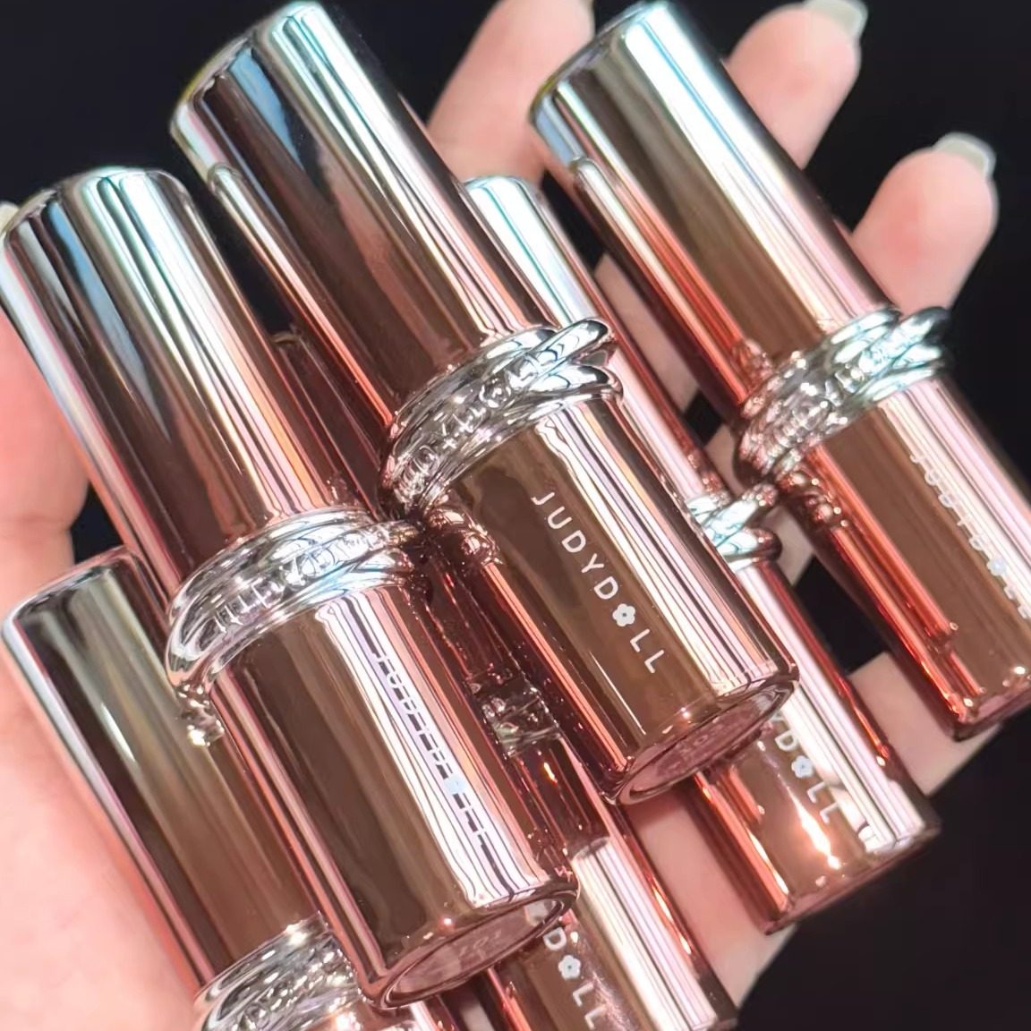 特别润！Judydoll橘朵精华口红裸色唇膏滋润保湿唇蜜不易沾杯,淘宝优惠券,粉丝福利购,淘宝优惠卷