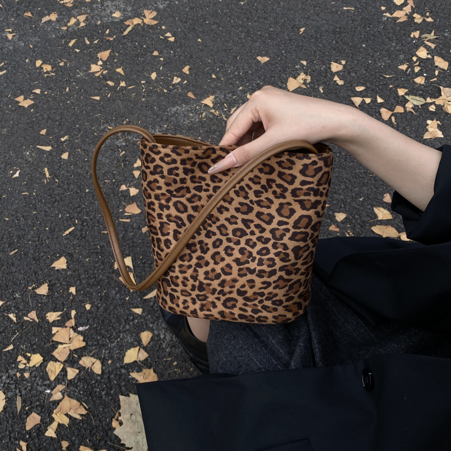 美拉德复古麂皮绒豹纹水桶包2026新款迷你斜挎包小众高级感小方包,淘宝优惠券,粉丝福利购,淘宝优惠卷