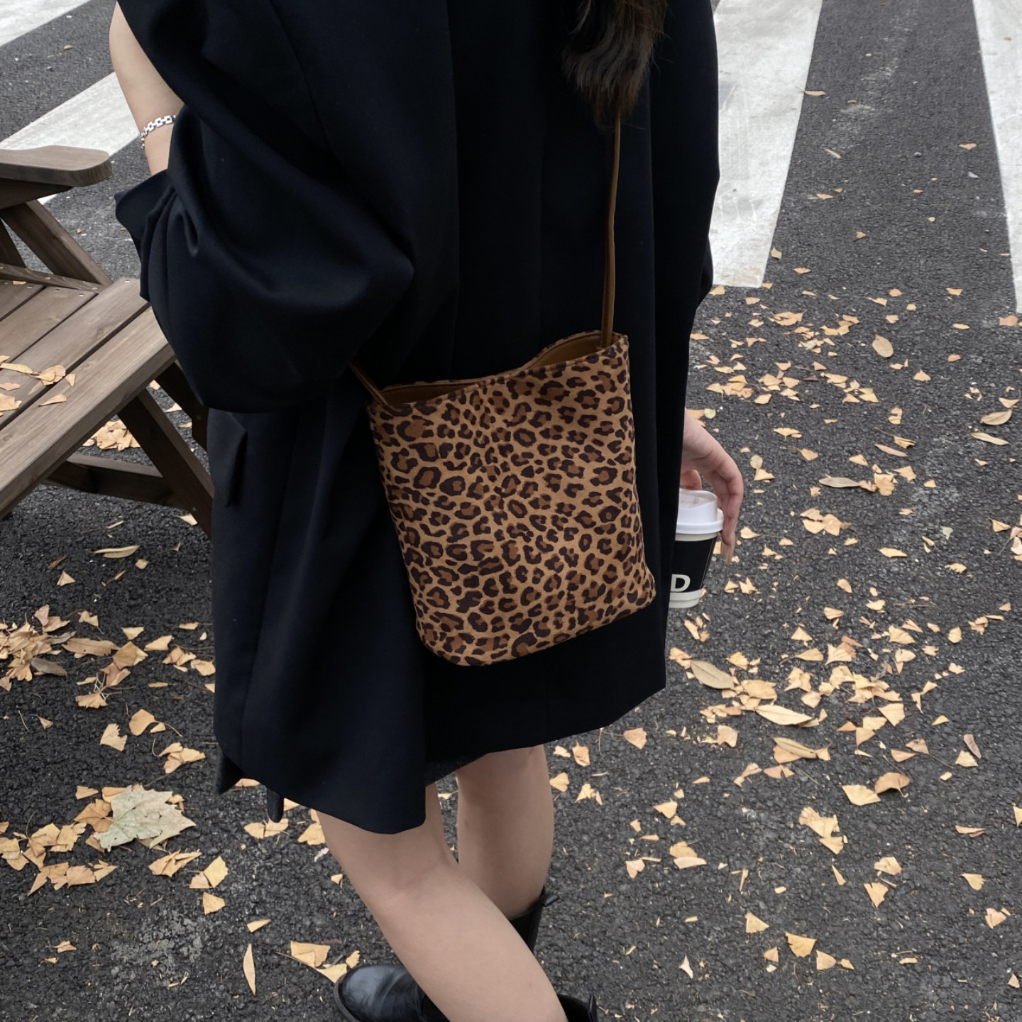 美拉德复古麂皮绒豹纹水桶包2026新款迷你斜挎包小众高级感小方包,淘宝优惠券,粉丝福利购,淘宝优惠卷