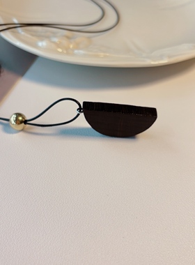 黑檀木几何型皮绳项链长款女中式