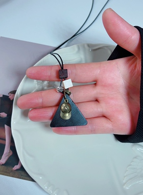 原创手作天然几何三角形黑檀木皮绳长款项链个性独特新中式风胸链