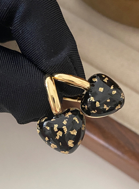 DSTYLEACC黑色金箔爱心金属耳扣