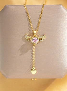 真金电镀粉色爱心会动的翅膀流苏项链女网红轻奢设计感锁骨链批发