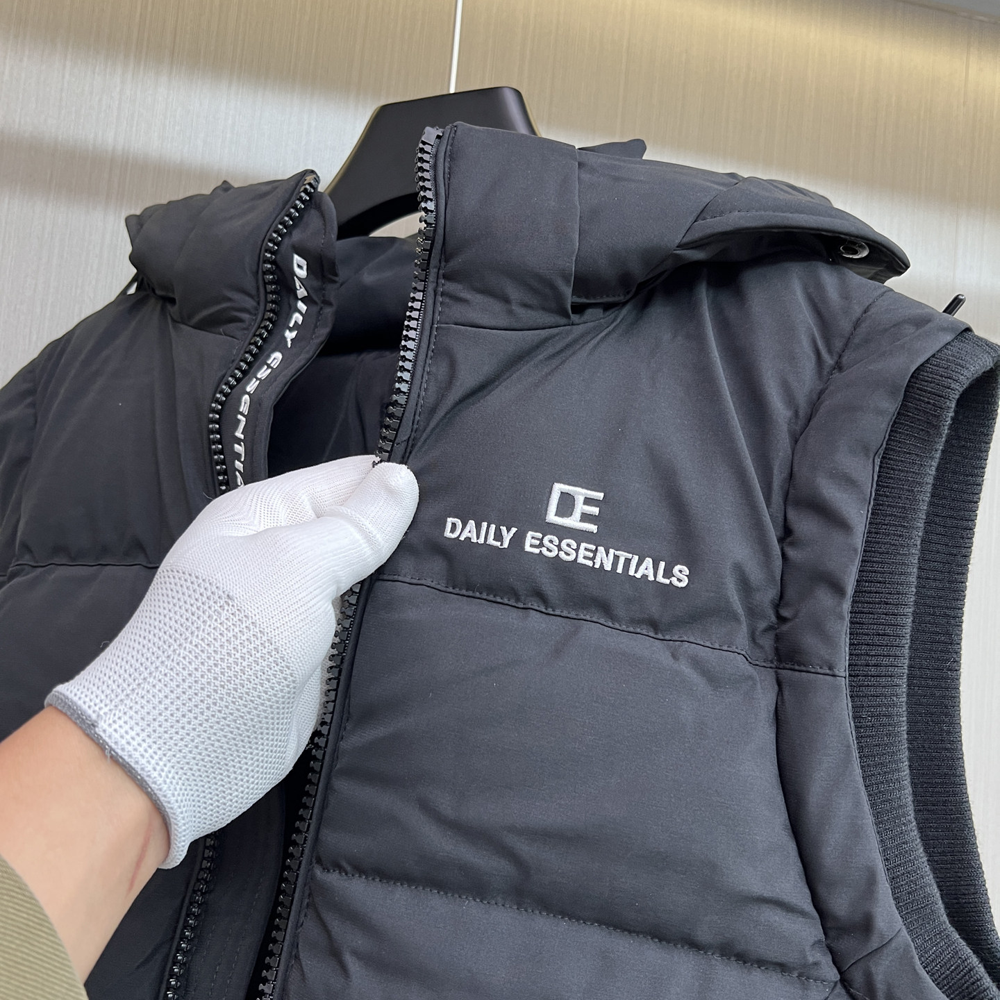 出口欧美！刺绣工艺！秋冬款男士连帽户外休闲加厚保暖棉马甲外套,淘宝优惠券,粉丝福利购,淘宝优惠卷