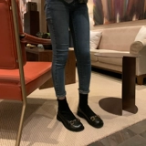 [Sheii su yinyin] Симпатичные ~ кожаные конные шапки плоские пластиковые носки для ботинок короткие ботинки женский ботинок тонкие сапоги