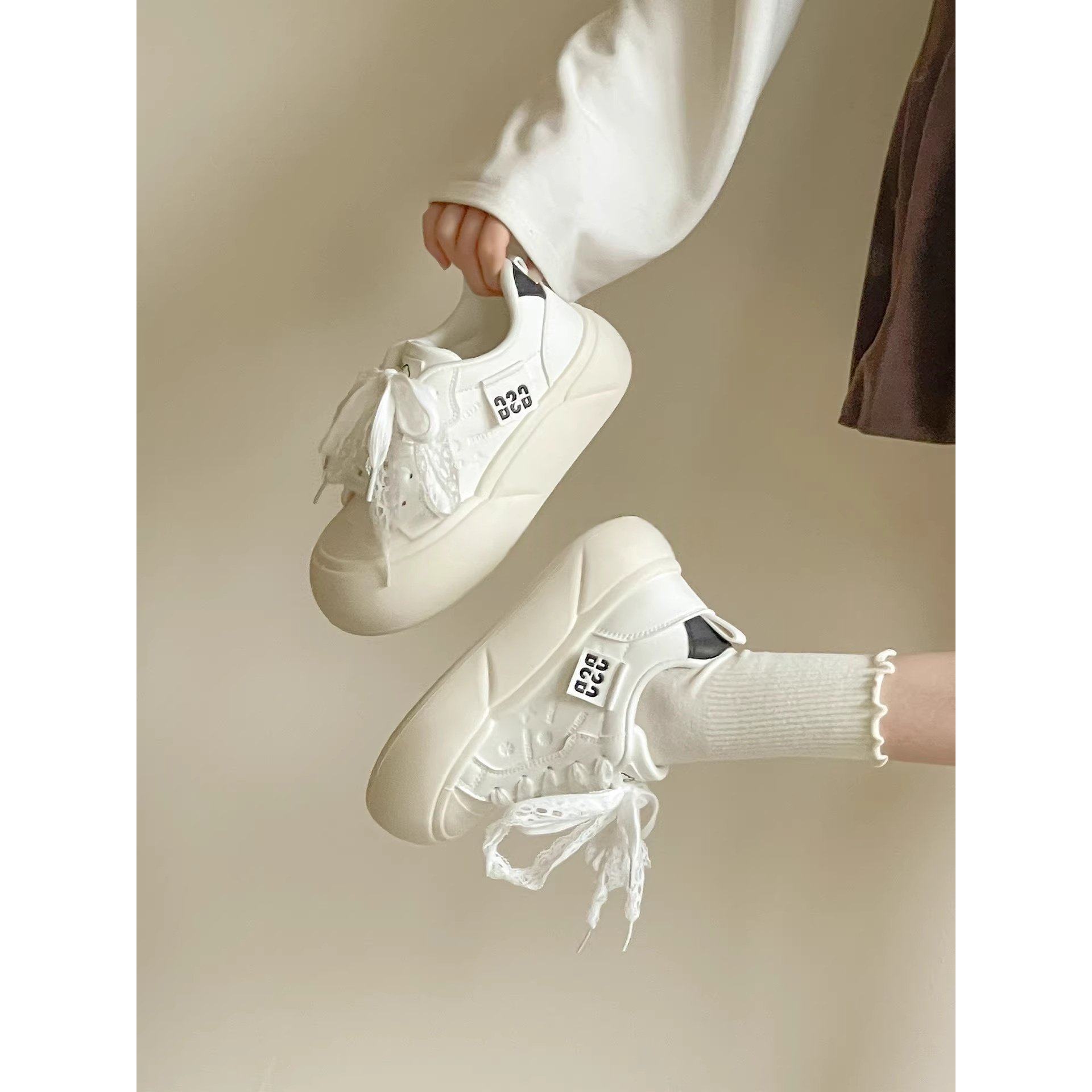 小白鞋女2026春秋新款韩系ins百搭小众厚底板鞋大头面包鞋,淘宝优惠券,粉丝福利购,淘宝优惠卷