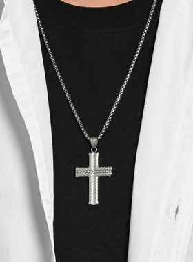折射箭头钛钢十字架项链
