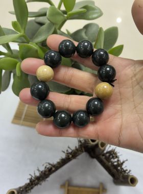 和田青玉手链量大从优真玉淘得一定让家人们淘到自己想要的宝贝