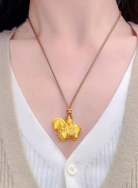 2026年金店同款沙金仿真项链金色马上有钱吊坠招财马年生肖本命年