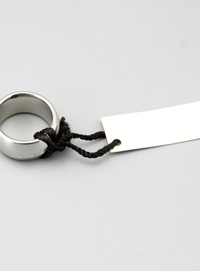 Y银色时尚造型字母戒指指环孤品